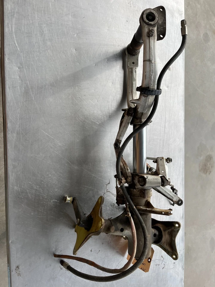 1959 Piper PA-24 Comanche L/H Main Gear